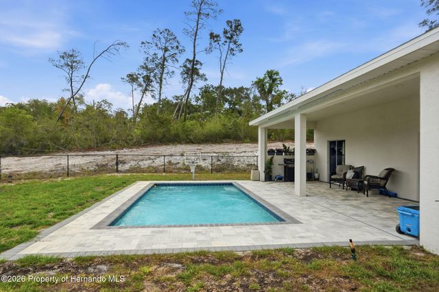 7279 Blackbird Avenue, Weeki Wachee, FL 34613