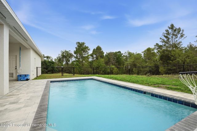 7279 Blackbird Avenue, Weeki Wachee, FL 34613