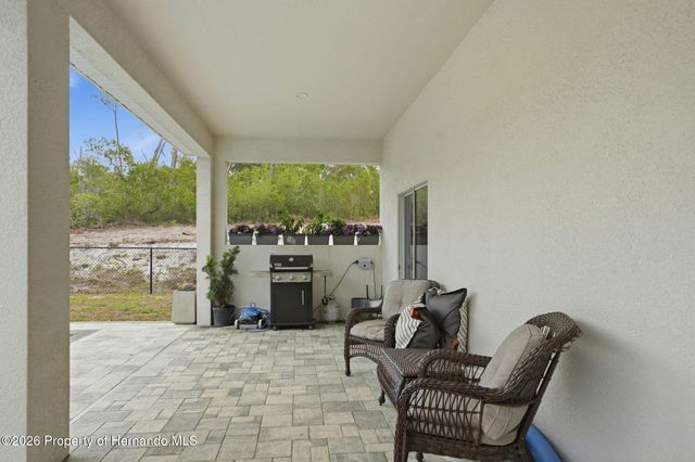 7279 Blackbird Avenue, Weeki Wachee, FL 34613