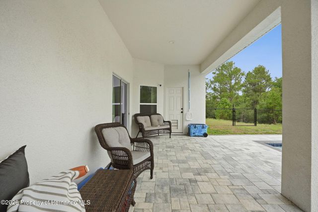 7279 Blackbird Avenue, Weeki Wachee, FL 34613