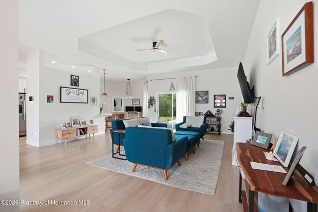 7279 Blackbird Avenue, Weeki Wachee, FL 34613