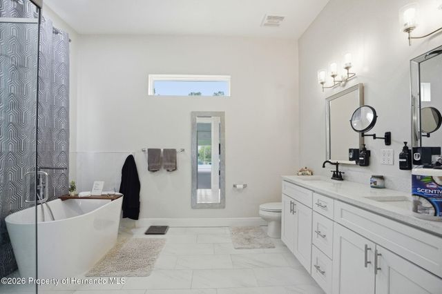 7279 Blackbird Avenue, Weeki Wachee, FL 34613