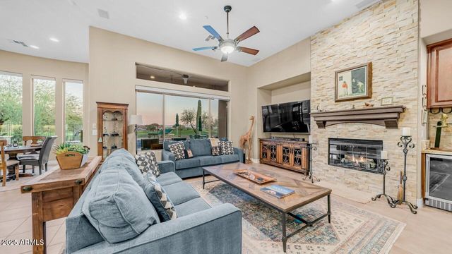 40715 N LONG LANDING Court, Phoenix, AZ 85086