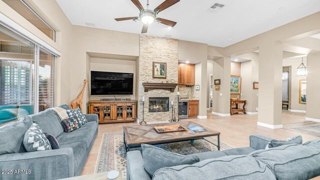 40715 N LONG LANDING Court, Phoenix, AZ 85086