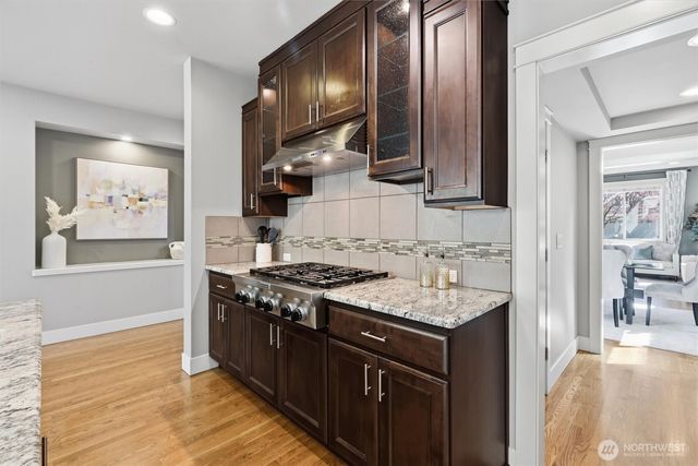 27260 SE 19th Place, Sammamish, WA 98075
