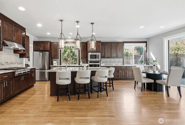 27260 SE 19th Place, Sammamish, WA 98075