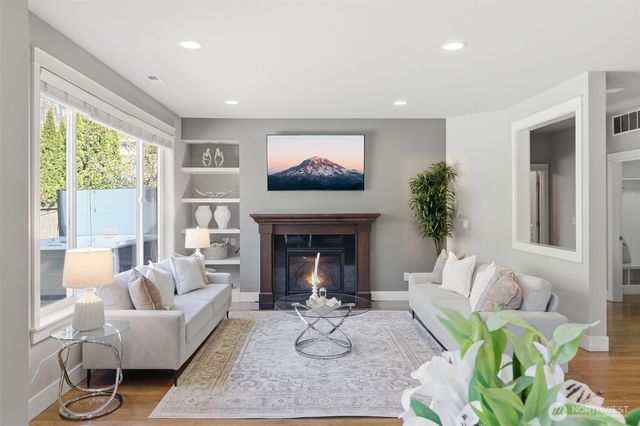 27260 SE 19th Place, Sammamish, WA 98075