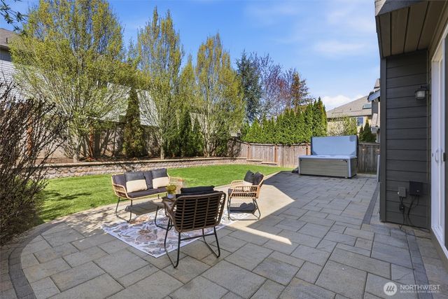 27260 SE 19th Place, Sammamish, WA 98075