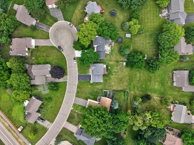 18735 Pennington Avenue, Eden Prairie, MN 55346