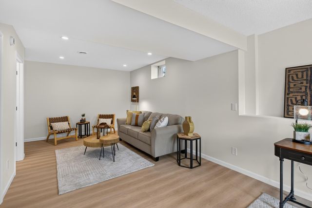 18735 Pennington Avenue, Eden Prairie, MN 55346
