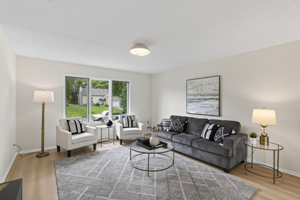 18735 Pennington Avenue, Eden Prairie, MN 55346