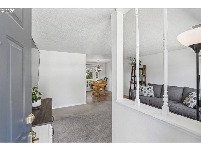 14682 Sw MAY Ct, Sherwood, OR 97140