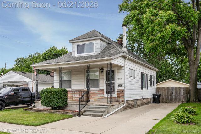 26518 Hollywood Street, Roseville, MI 48066