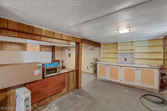 26518 Hollywood Street, Roseville, MI 48066