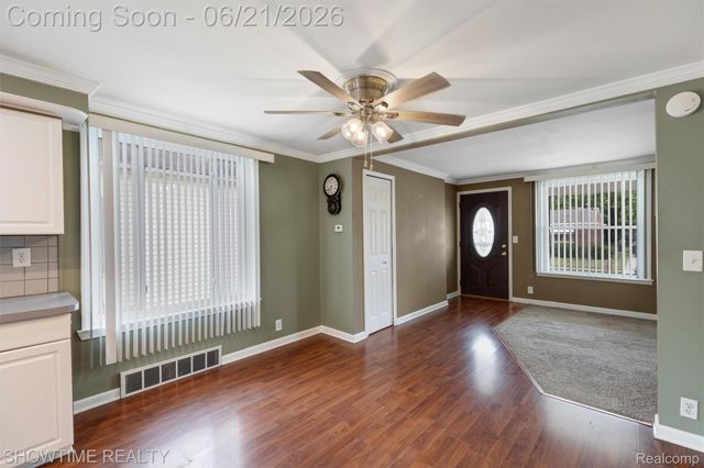 26518 Hollywood Street, Roseville, MI 48066