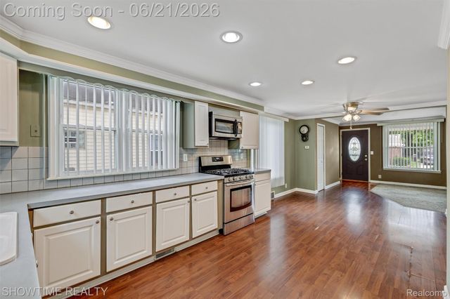 26518 Hollywood Street, Roseville, MI 48066