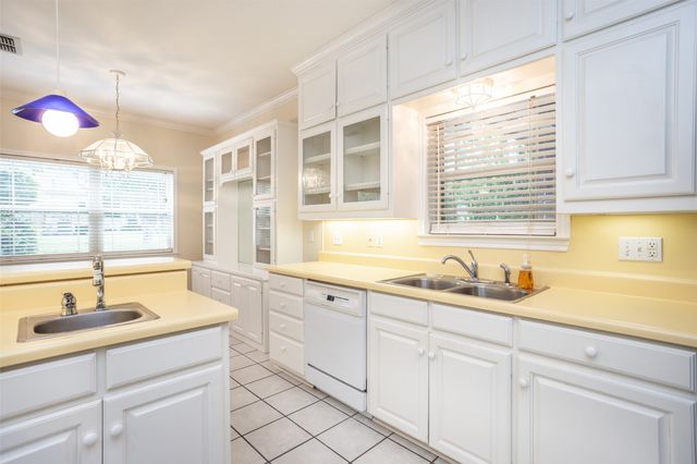 226 Gordon Street, Gainesville, TX 76240