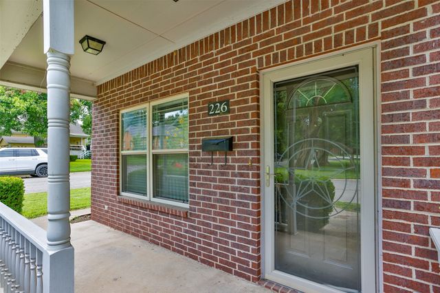 226 Gordon Street, Gainesville, TX 76240