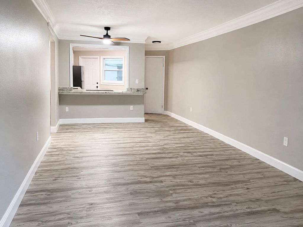 1723 NE MIAMI GARDENS Drive 237, Miami, FL 33179