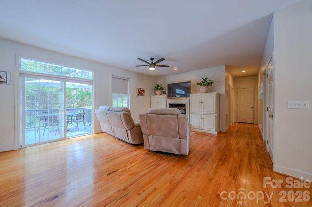 9 Double Eagle Drive, Weaverville, NC 28787