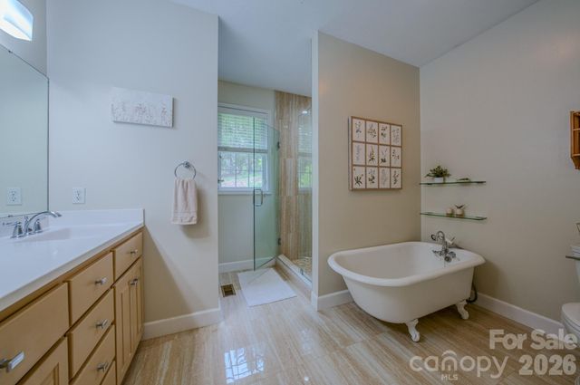 9 Double Eagle Drive, Weaverville, NC 28787