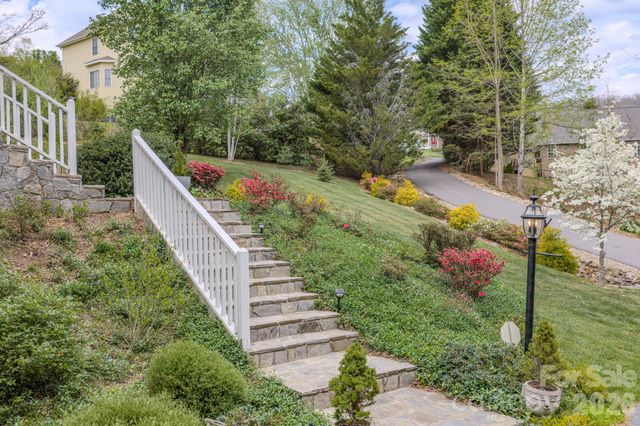9 Double Eagle Drive, Weaverville, NC 28787