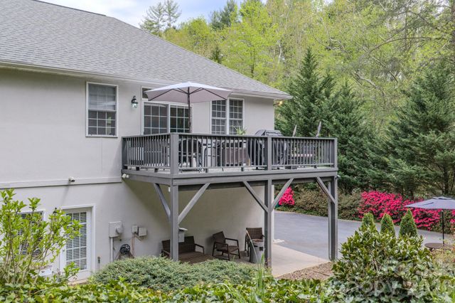 9 Double Eagle Drive, Weaverville, NC 28787