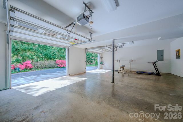 9 Double Eagle Drive, Weaverville, NC 28787