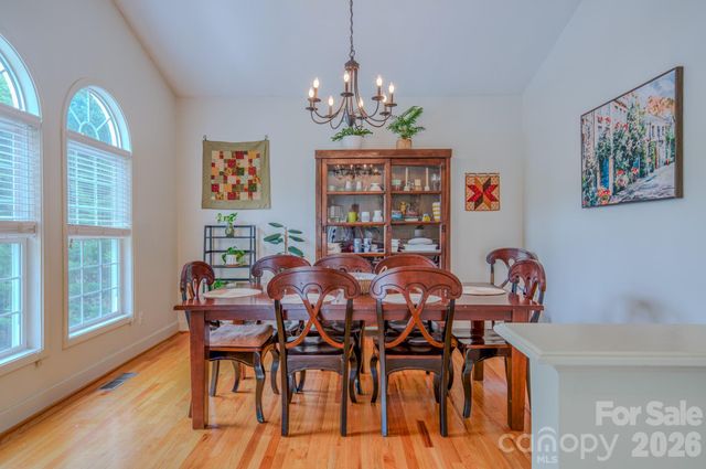 9 Double Eagle Drive, Weaverville, NC 28787