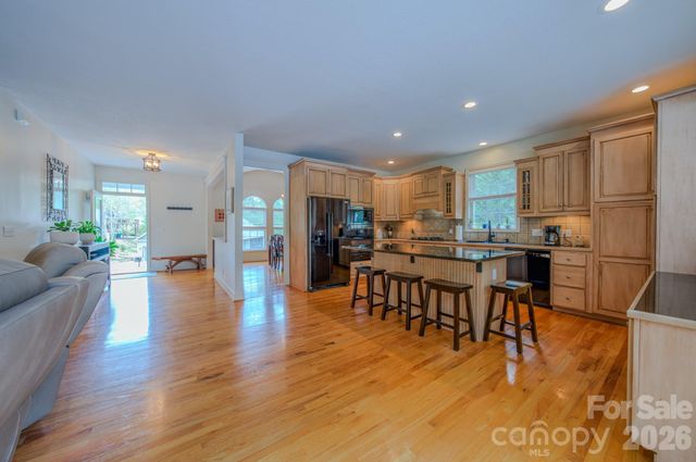 9 Double Eagle Drive, Weaverville, NC 28787