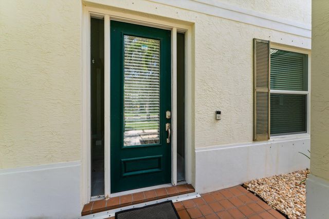 1019 Egret Circle N, Jupiter, FL 33458