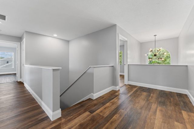 1019 Egret Circle N, Jupiter, FL 33458