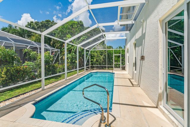 1019 Egret Circle N, Jupiter, FL 33458