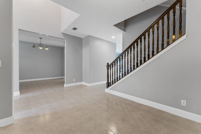 1019 Egret Circle N, Jupiter, FL 33458