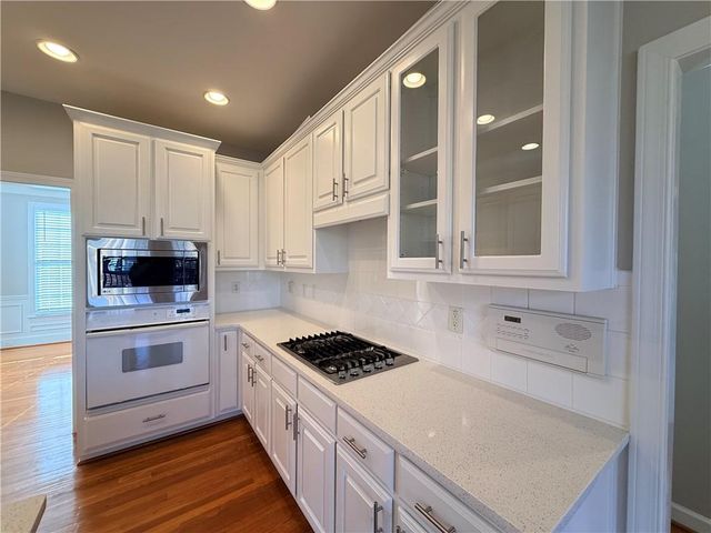 425 Arbor Creek Overlook, Roswell, GA 30076