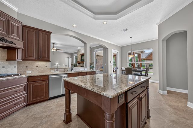 3811 Lost Goldenrod Drive, Richmond, TX 77406
