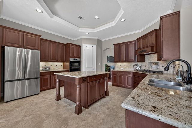 3811 Lost Goldenrod Drive, Richmond, TX 77406