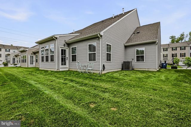 2004 RIVERS DR, Newark, DE 19702
