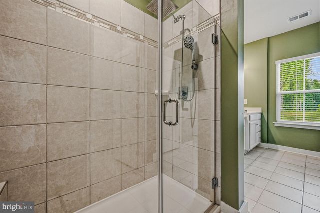2004 RIVERS DR, Newark, DE 19702