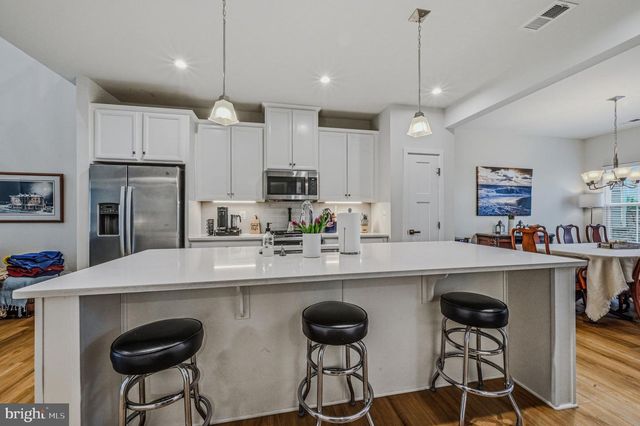 2004 RIVERS DR, Newark, DE 19702