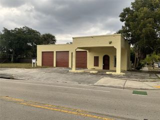 3712 S Olive Avenue, West Palm Beach, FL 33405
