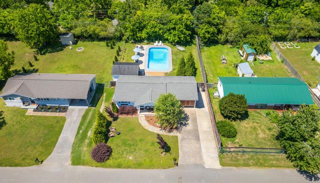 203 Greenfield Drive, Rossville, GA 30741