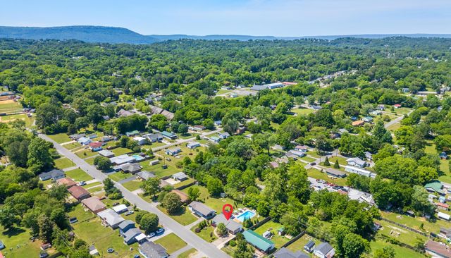 203 Greenfield Drive, Rossville, GA 30741
