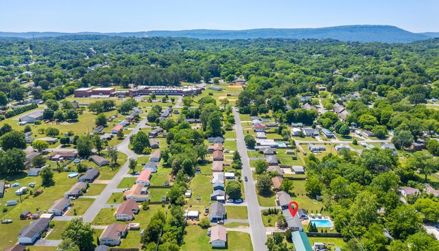 203 Greenfield Drive, Rossville, GA 30741
