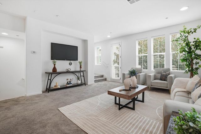 2833 Alnwick Ave 7, Livermore, CA 94551