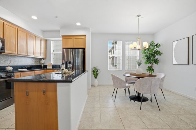 2833 Alnwick Ave 7, Livermore, CA 94551