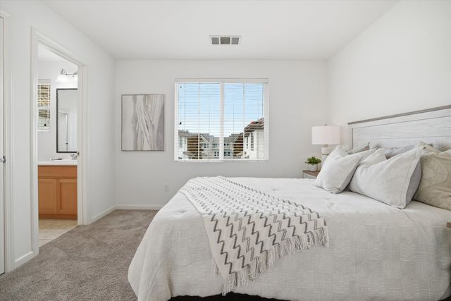 2833 Alnwick Ave 7, Livermore, CA 94551