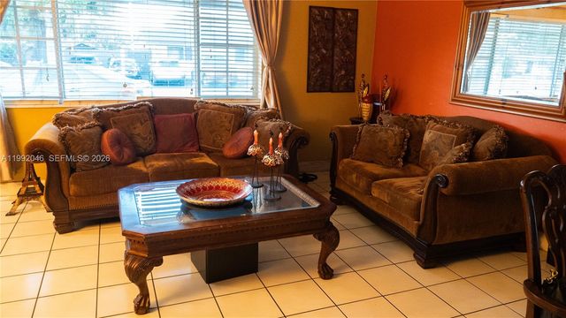 7960 NW 14th St, Pembroke Pines, FL 33024