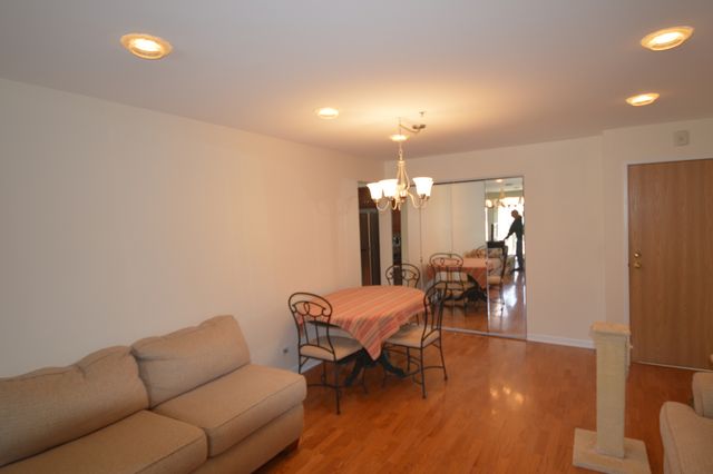 631 Hapsfield Lane 106, Buffalo Grove, IL 60089