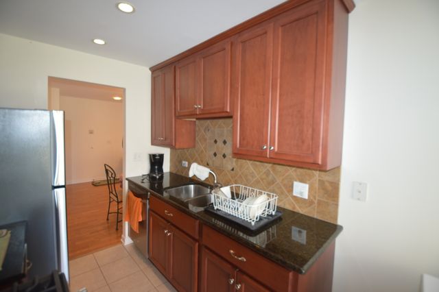 631 Hapsfield Lane 106, Buffalo Grove, IL 60089